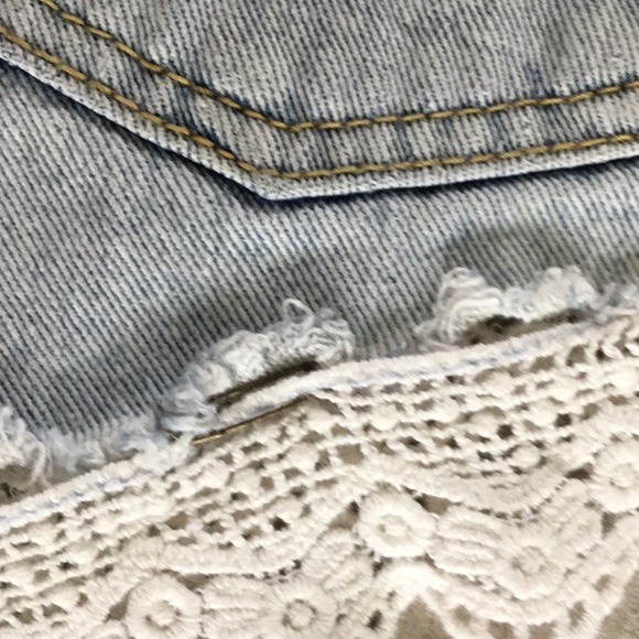 Free People Distressed Denim Shorts Size 24 - Picture 6 of 8